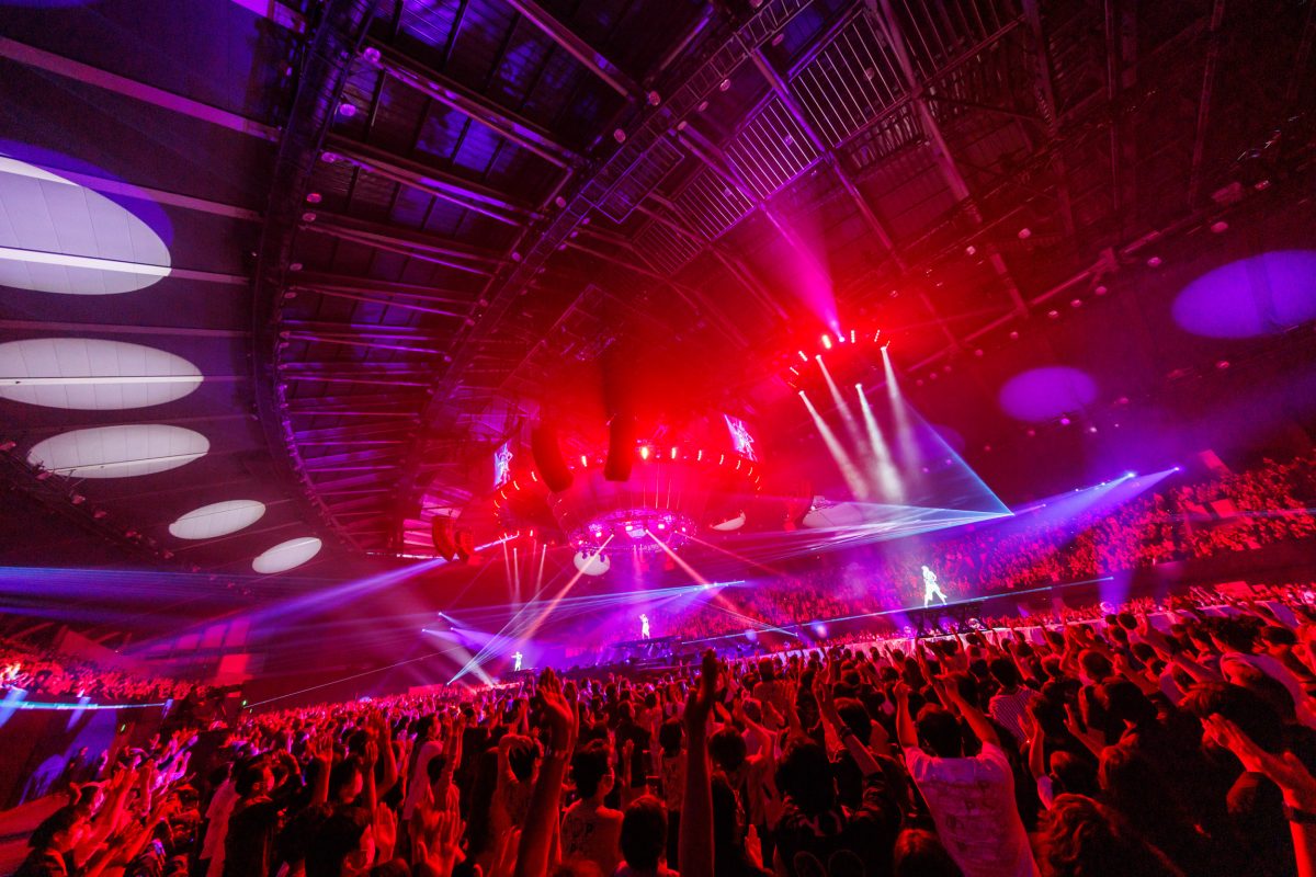 Perfume 約４年ぶりの全国アリーナツアー「Perfume 9th Tour 2022 “PLASMA”」、北海道にて千秋楽！ 今ツアーのオリジナルアフターパンフの発売決定！ さいたまスーパーアリーナ公演のライブレポートをお届け。