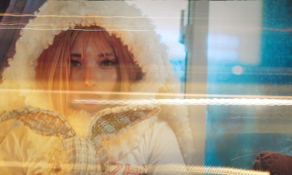 安斉かれん、新曲「不眠症☆廃天国」の歪んだMVを本日公開！