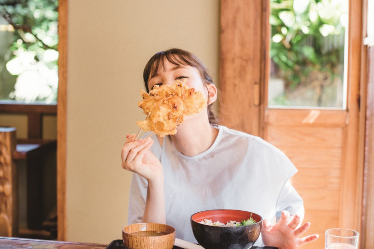 トリンドル玲奈 完全撮り下ろし『2023年カレンダー』12/3(土) 発売決定！