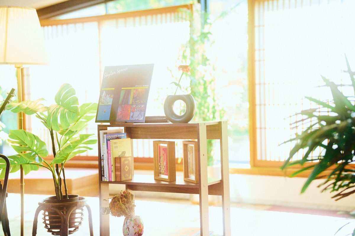 竹内アンナ、原点の“弾き語り”ツアーファイナル公演レポート！来年２月にはNEW E.Pのリリースも決定！