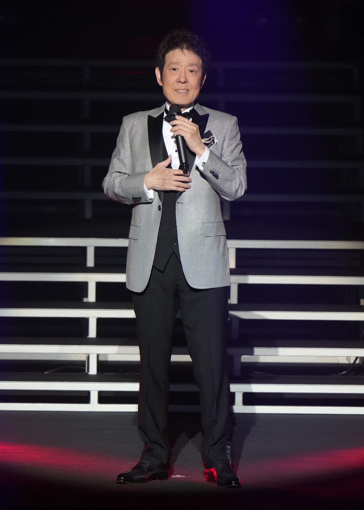 舟木一夫が芸能生活60周年記念ツアーファイナルを東京・中野サンプラザで開催。12月７日に新曲も発売