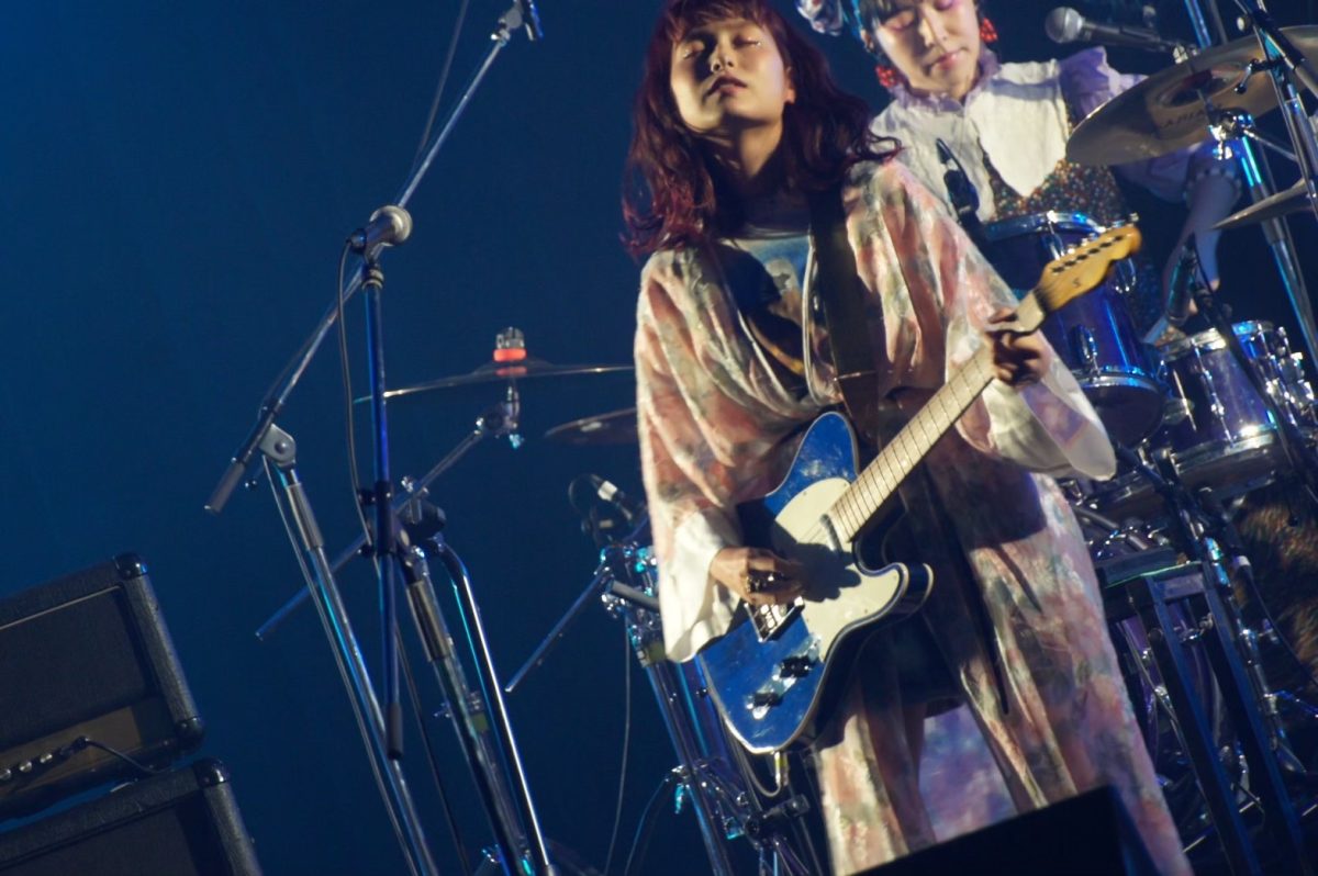 トミタ栞、遂に10回目となる誕生日ライブ「第10回トミタ栞Birthday LIVE ～お誕生日イェイ！ボーン！チュドーン！～」を渋谷で開催！「イェイ！ボーン！チュドーン！」のタイトルに隠された思いとは？