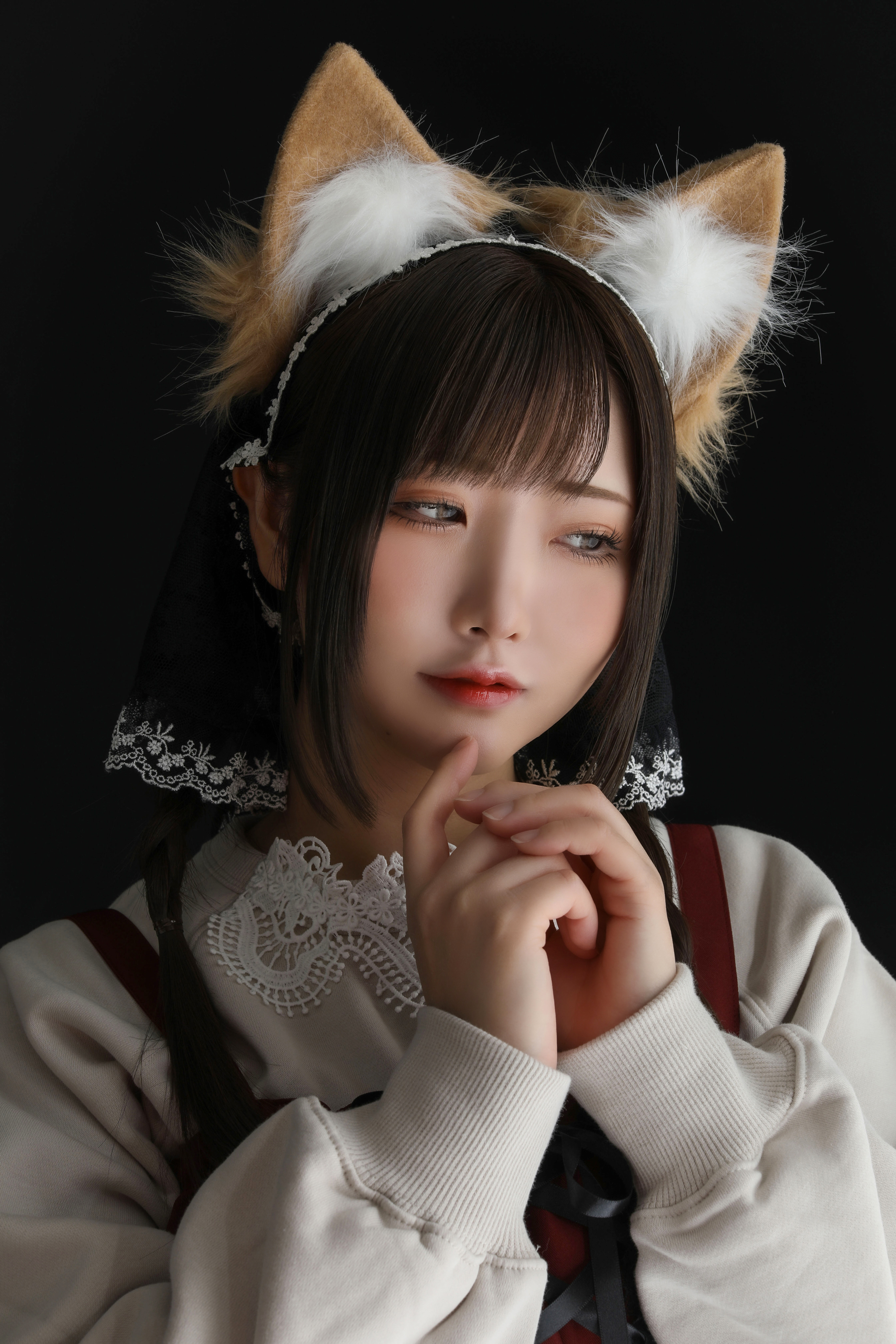 美女コスプレイヤー・すみれおじさん ブランド新作モデルで男装に挑戦！きつね耳のキュートな姿も健在！