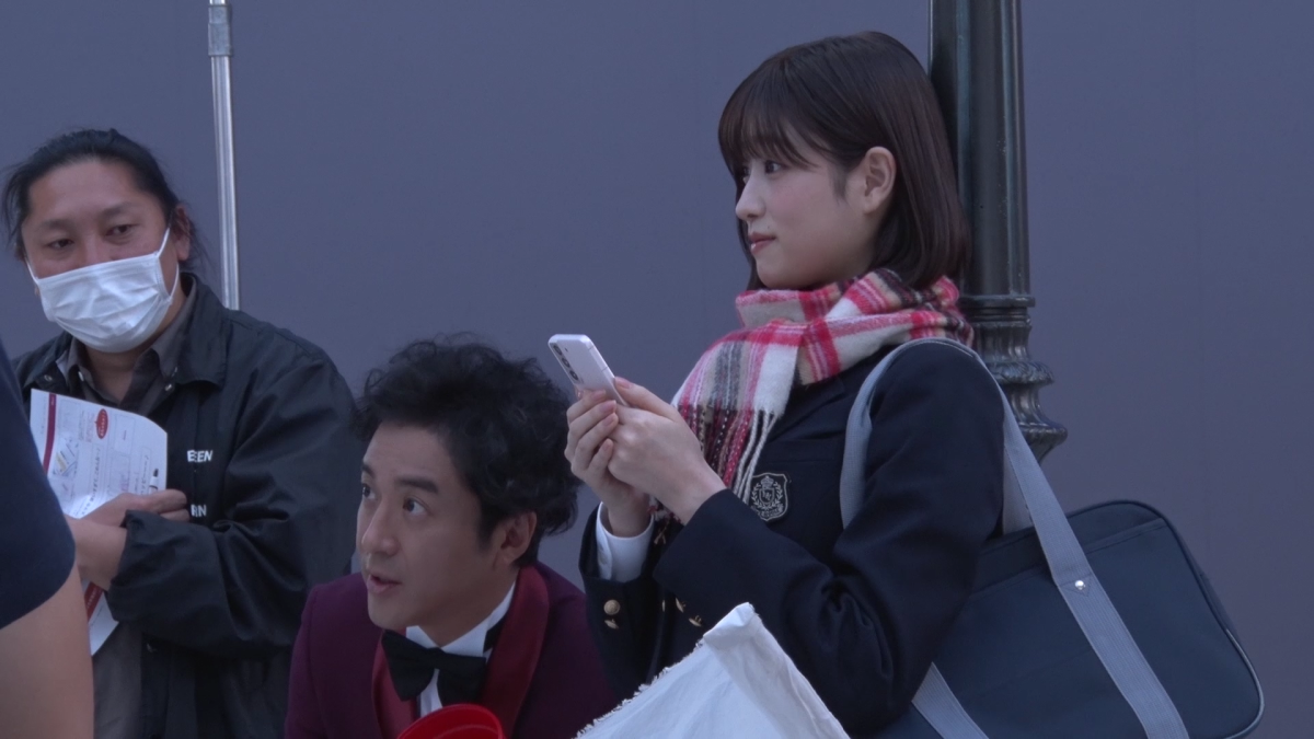 ムロツヨシと女子高生役の髙橋ひかるがCM初共演！ モーニング娘。の「ハッピーサマーウエディング」の替え歌で“青春”を歌う！