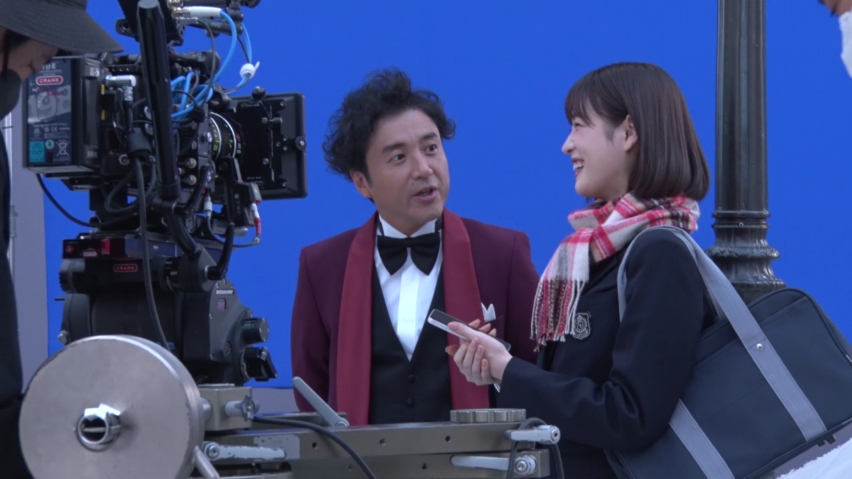 ムロツヨシと女子高生役の髙橋ひかるがCM初共演！ モーニング娘。の「ハッピーサマーウエディング」の替え歌で“青春”を歌う！