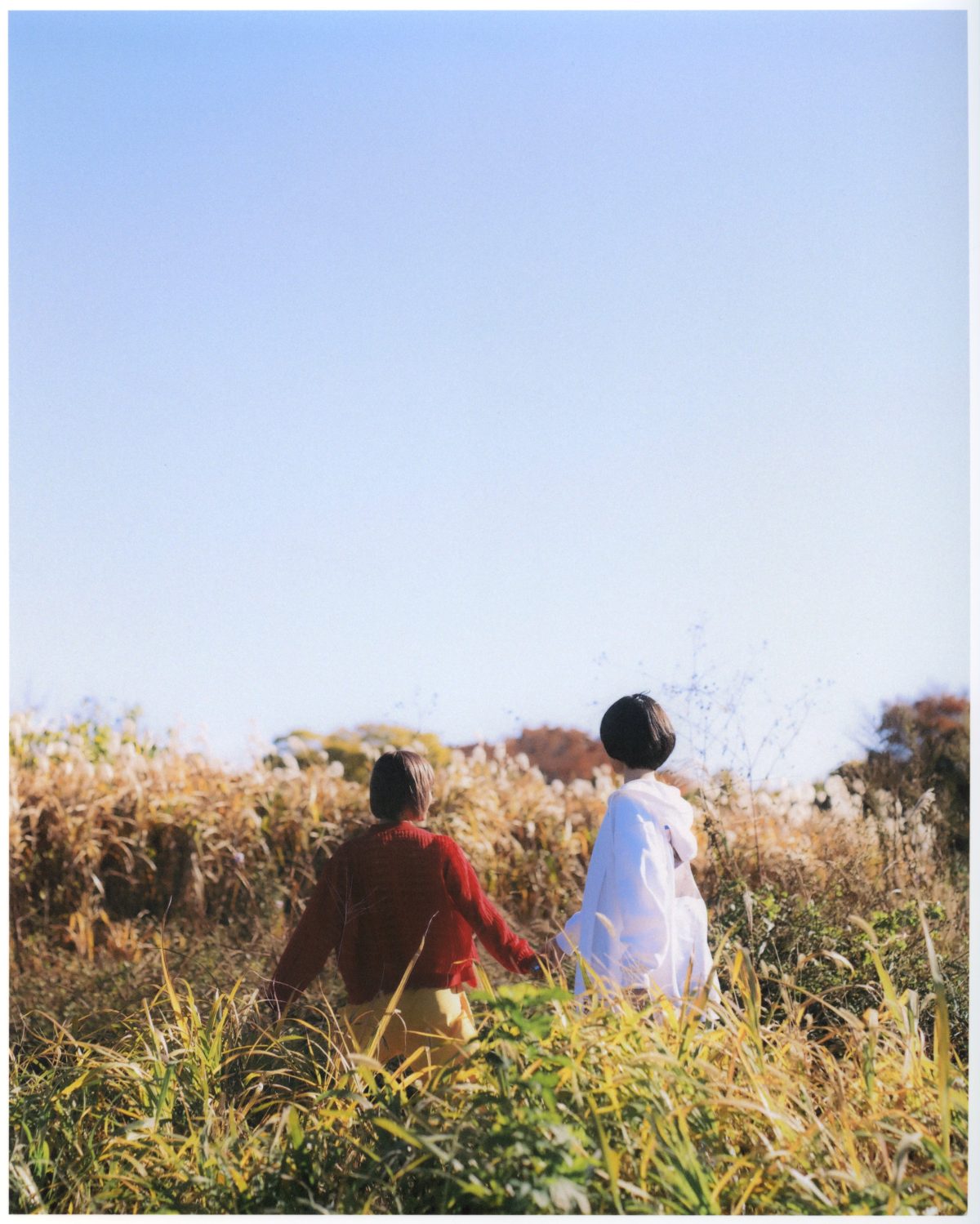 次世代宅録女子・かわいあこ、Joint Beautyが参加した新曲『something』本日配信。ミュージックビデオは注目の俳優・宮下咲と永島亜梨紗が幻想的な世界を生きる