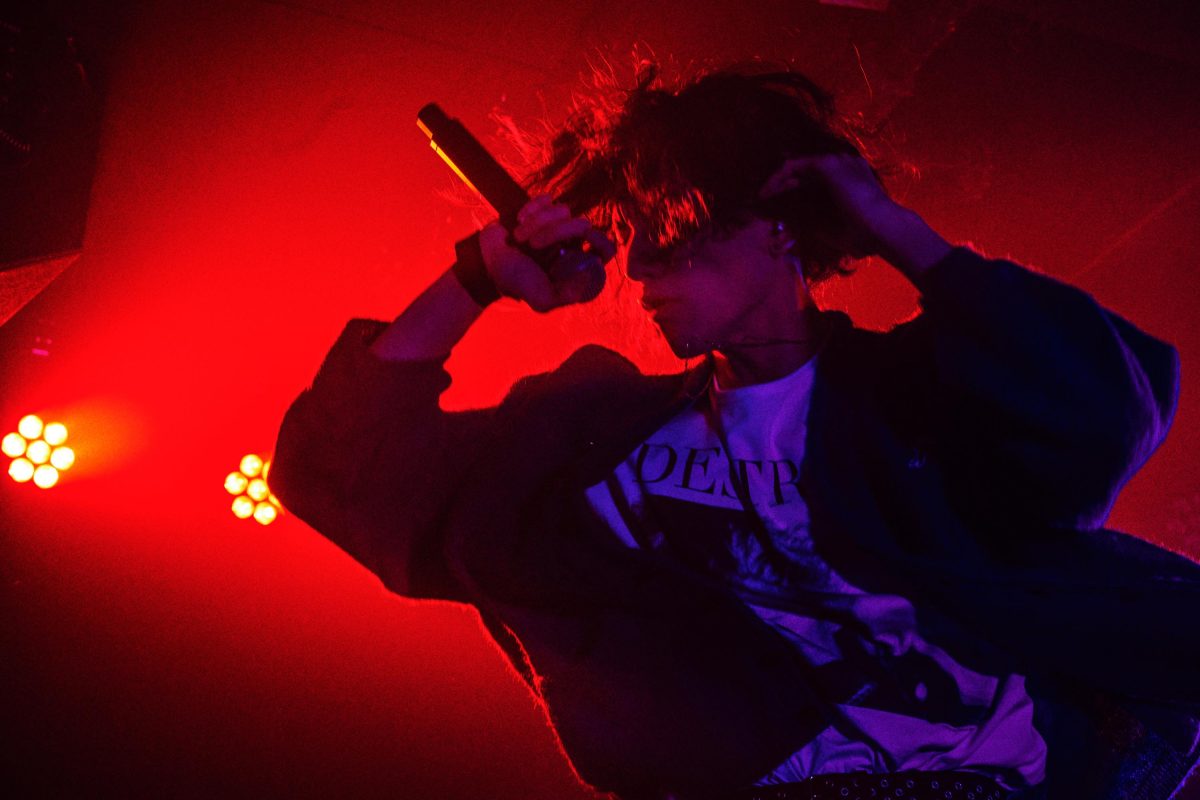 12月4日(日)に渋谷TOKIO TOKYOで行われた孤高のダークスターRQNY 初ワンマンにして熱狂のフリー・ライブを抽選で選ばれた幸運な観客が目撃！終演後、早くも4月8日(土)渋谷SPACE ODDでの初の有料ワンマン”2nd ONEMAN LIVE”を告知！そして本日、1st EP収録『Lone Wolf』のポートレートムービーとRQNY初のオフィシャルMVとなる新曲『合図』のティザー映像を同時公開！