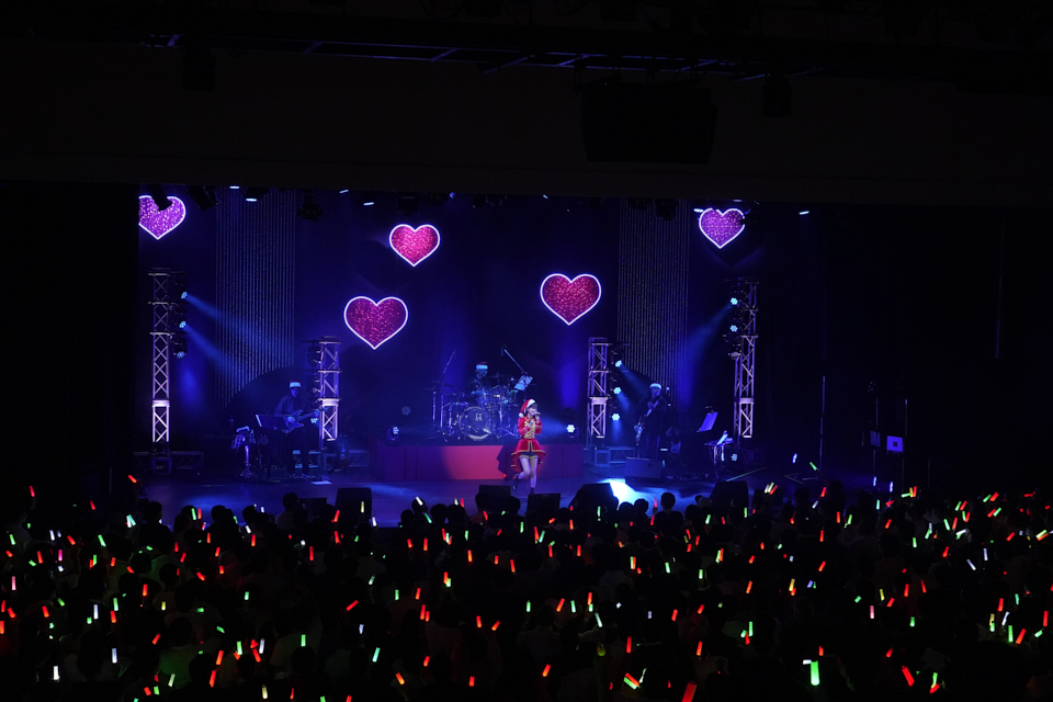 大西亜玖璃 First LIVE ~はじまりのはじまり~が開催! サンタになってクリスマスソングメドレーを披露! 13 大西亜玖璃 First LIVE ~はじまりのはじまり~が開催! サンタになってクリスマスソングメドレーを披露!