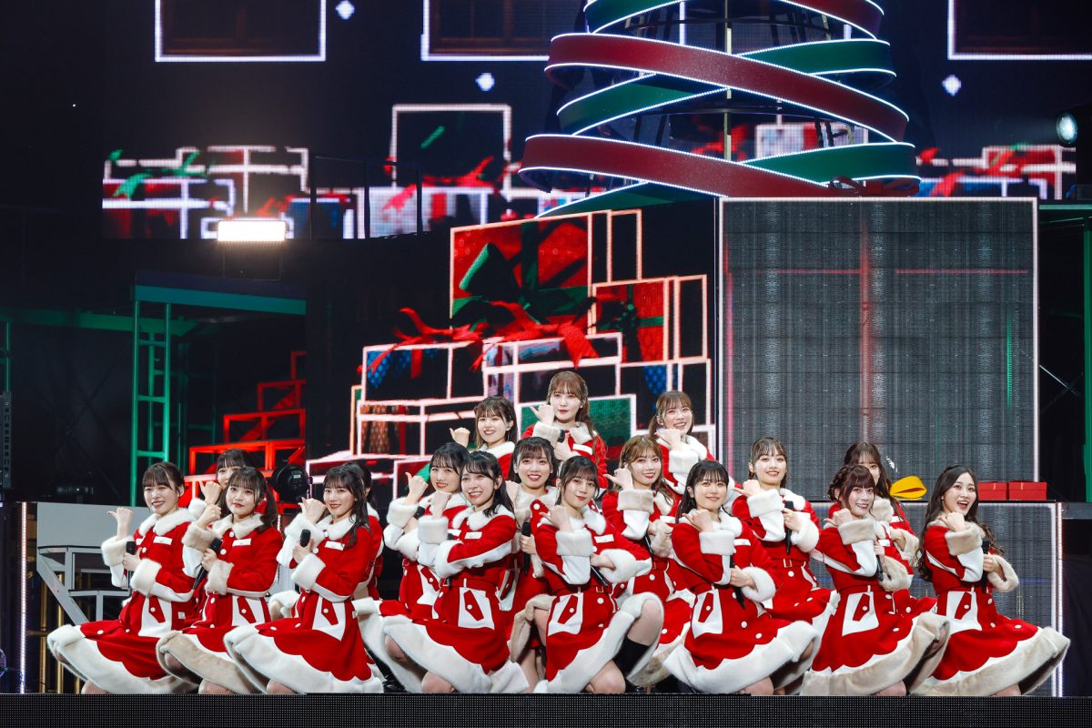 日向坂46が年末恒例のクリスマスライブで観客を魅了！