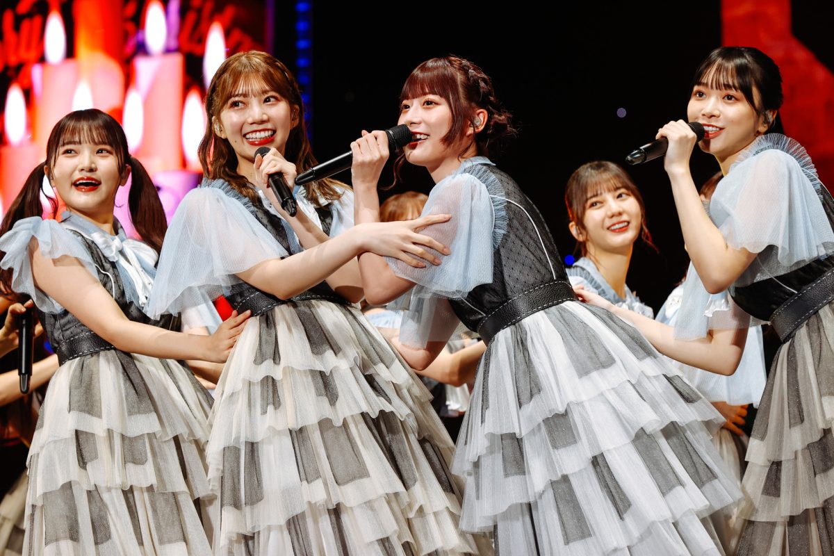 日向坂46が年末恒例のクリスマスライブで観客を魅了！