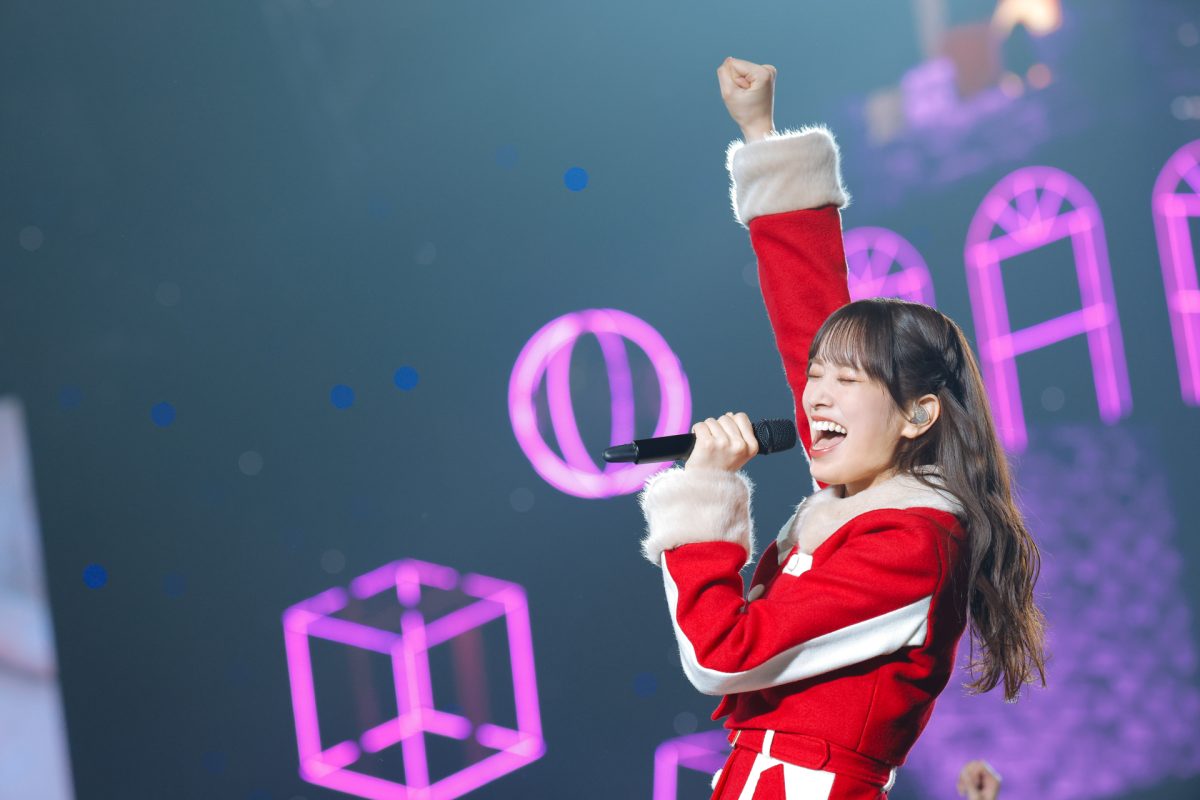 日向坂46が年末恒例のクリスマスライブで観客を魅了！