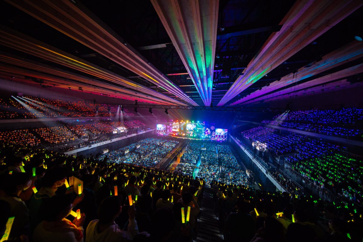 日向坂46が年末恒例のクリスマスライブで観客を魅了！