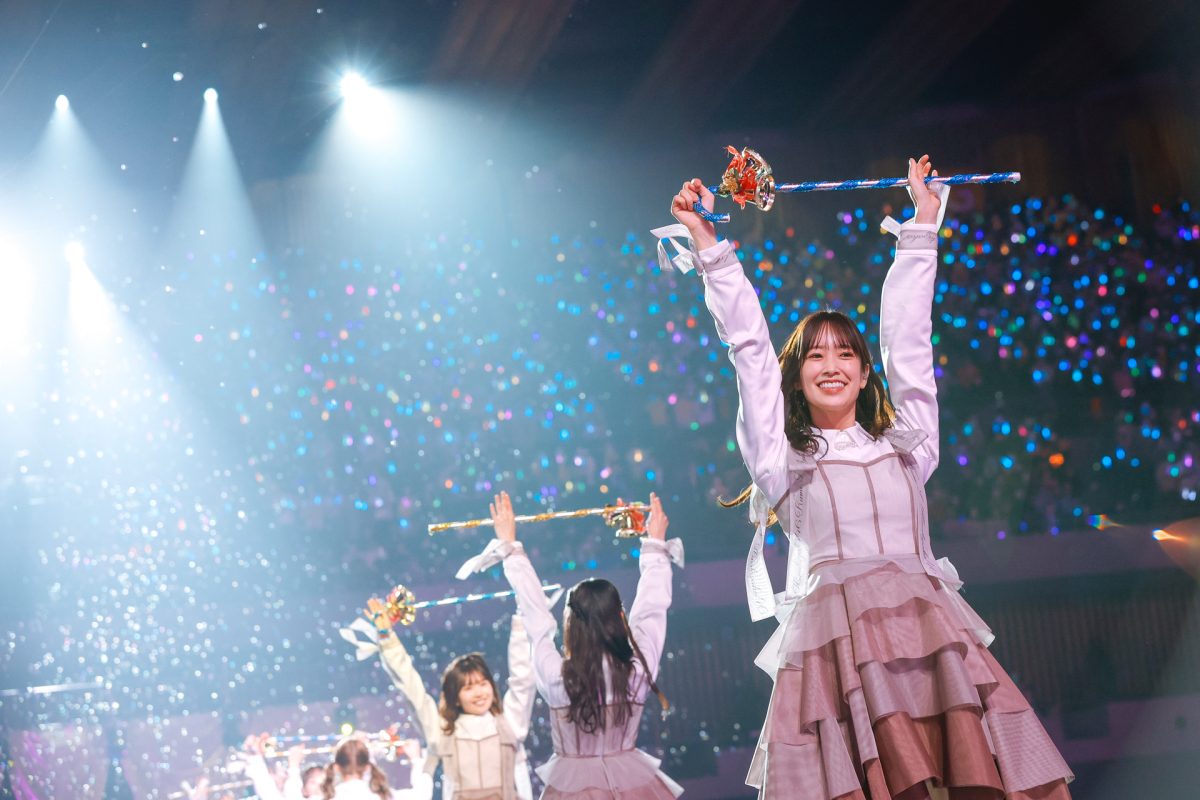 日向坂46が年末恒例のクリスマスライブで観客を魅了！