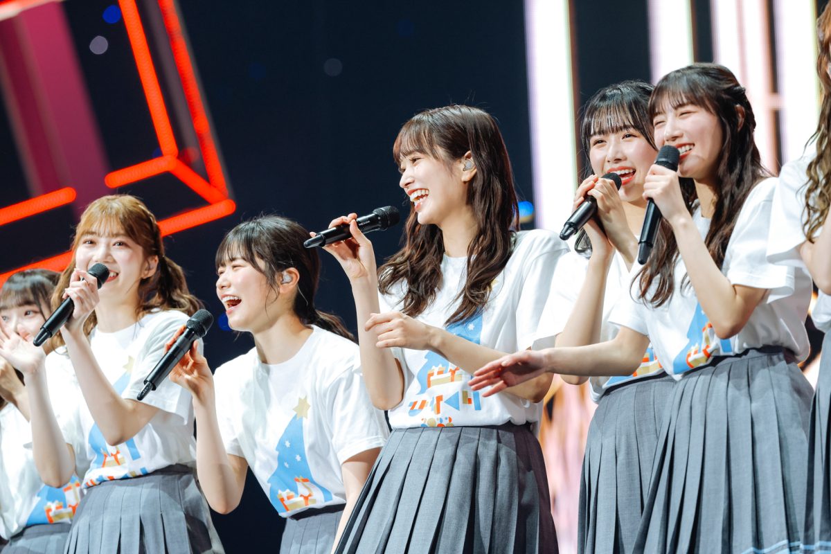 日向坂46が年末恒例のクリスマスライブで観客を魅了！