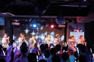 「何もなかった自分たちに生きる場所をくれてありがとう。たくさん愛してくれて本当にありがとう。絶対に忘れないでね」コンビニ推進アイドル（仮）、2年間の活動にピリオドを…。