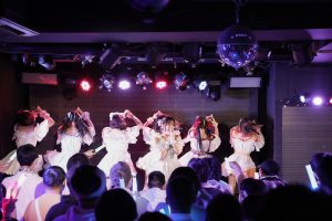 「何もなかった自分たちに生きる場所をくれてありがとう。たくさん愛してくれて本当にありがとう。絶対に忘れないでね」コンビニ推進アイドル（仮）、2年間の活動にピリオドを…。