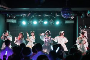 「何もなかった自分たちに生きる場所をくれてありがとう。たくさん愛してくれて本当にありがとう。絶対に忘れないでね」コンビニ推進アイドル（仮）、2年間の活動にピリオドを…。