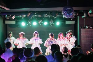 「何もなかった自分たちに生きる場所をくれてありがとう。たくさん愛してくれて本当にありがとう。絶対に忘れないでね」コンビニ推進アイドル（仮）、2年間の活動にピリオドを…。