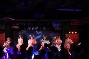 「何もなかった自分たちに生きる場所をくれてありがとう。たくさん愛してくれて本当にありがとう。絶対に忘れないでね」コンビニ推進アイドル（仮）、2年間の活動にピリオドを…。