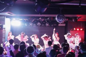 「何もなかった自分たちに生きる場所をくれてありがとう。たくさん愛してくれて本当にありがとう。絶対に忘れないでね」コンビニ推進アイドル（仮）、2年間の活動にピリオドを…。