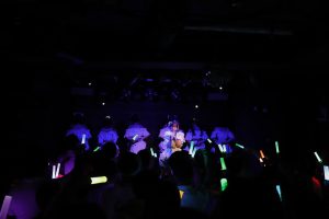 「何もなかった自分たちに生きる場所をくれてありがとう。たくさん愛してくれて本当にありがとう。絶対に忘れないでね」コンビニ推進アイドル（仮）、2年間の活動にピリオドを…。