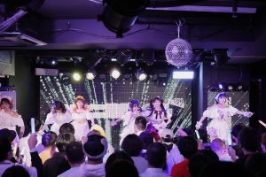 「何もなかった自分たちに生きる場所をくれてありがとう。たくさん愛してくれて本当にありがとう。絶対に忘れないでね」コンビニ推進アイドル（仮）、2年間の活動にピリオドを…。