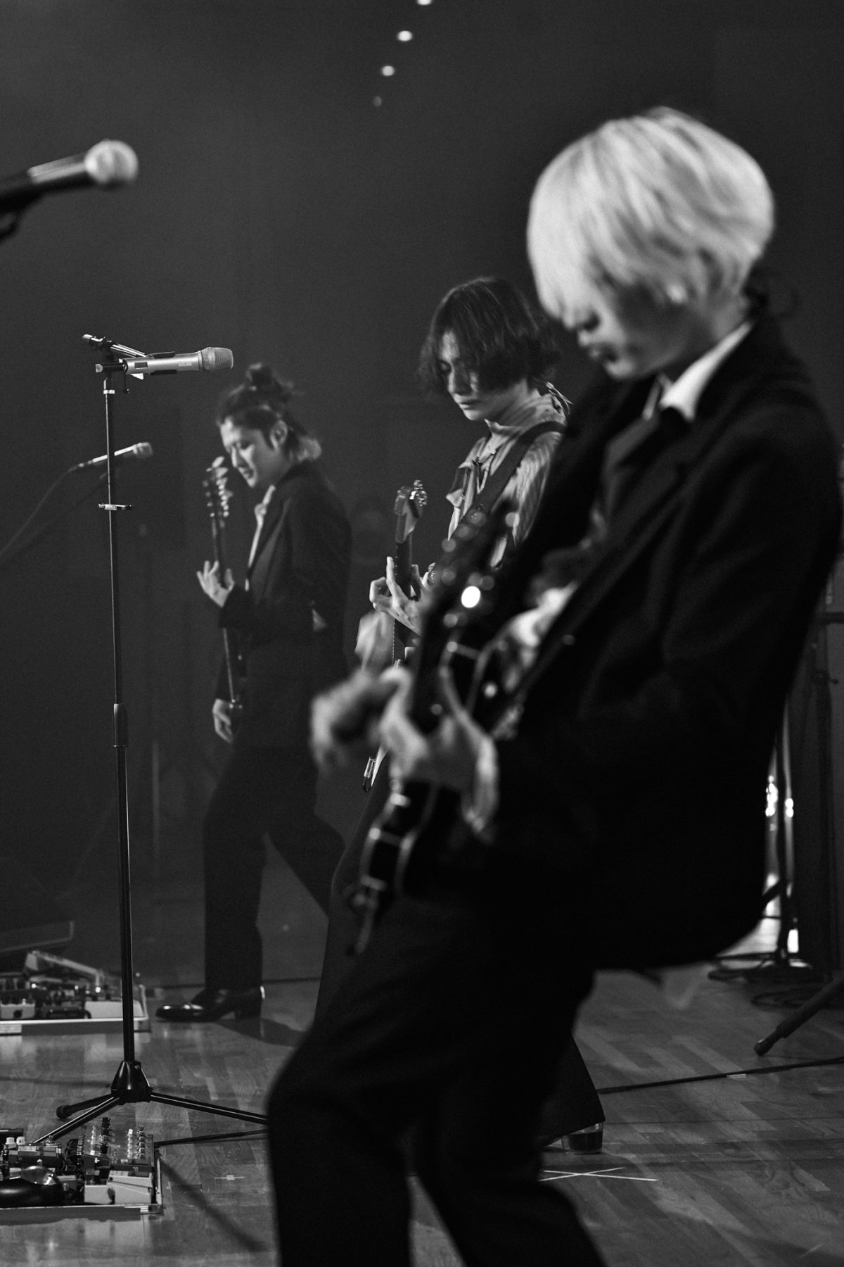 [Alexandros] 「閃光」のMusic Videoと音源を使用したYouTube動画ショート累計再生回数が驚異の1５億回を突破！そして2023年1月15日（日）から主題歌を担当した映画『機動戦士ガンダム　閃光のハサウェイ』がTVエディションとして放送決定！（毎週日曜日午後5時～ MBS/TBS系全国28局ネットにて）2021年春のリリースから約1年半を経て、いま楽曲が大きなうねりを起こしている今、先月北米でのガンダムとコラボしたステージのライブレポートを特別のお届け！