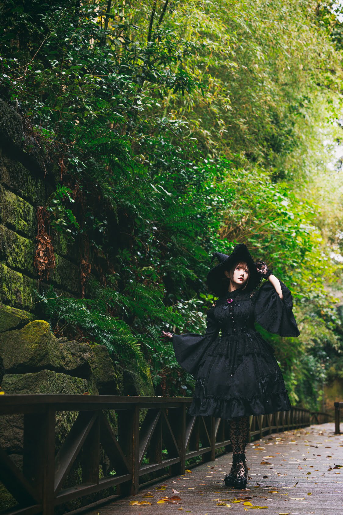 美女コスプレイヤー・すみれおじさん 地上波で憧れのロリータ服を完全に着こなす