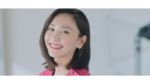 女優・新垣結衣が５変化！ ５つの香りを５人の新垣結衣が表現！ あなたはどの香りの新垣結衣が好き？