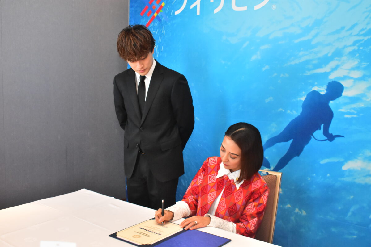 【白濱亜嵐】フィリピン観光大使に就任！！フィリピン共和国 マルコス大統領、フラスコ観光大臣と面会「僕らしく大使としての活動に励みたいと思います。」