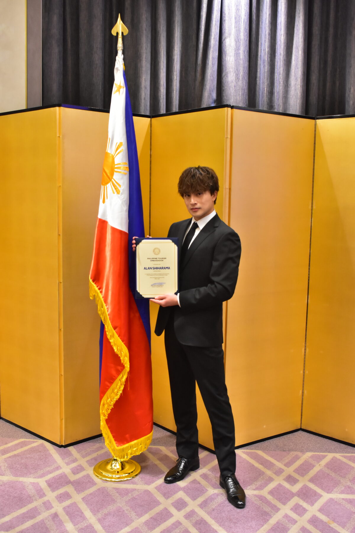 【白濱亜嵐】フィリピン観光大使に就任！！フィリピン共和国 マルコス大統領、フラスコ観光大臣と面会「僕らしく大使としての活動に励みたいと思います。」