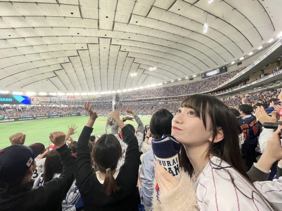 勝利の女神に違いない！ミニスカートが映えるWBC生観戦の志柿じゅみに「不敗の伝説の女神やん」とコメント殺到！