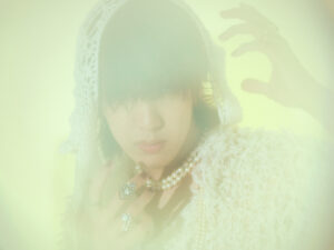 【NARROWORLD】Aile The Shotaがゴールデン・レトリバーをモチーフとした犬に扮して客演参加！新曲「HONEY DARLIN feat. Aile The Shota」が4/12(水)に配信決定!!