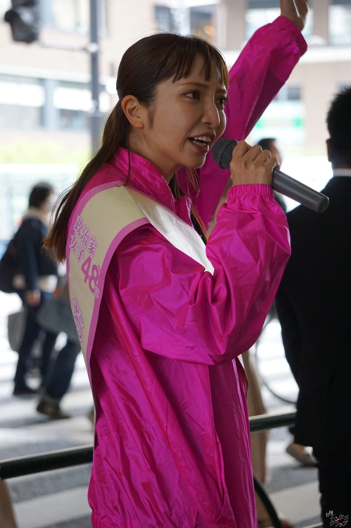 若者の投票で政治を変える! 政治家女子48党 大津綾香が中目黒で区民に向けて魂の街頭演説 3 若者の投票で政治を変える! 政治家女子48党 大津綾香が中目黒で区民に向けて魂の街頭演説