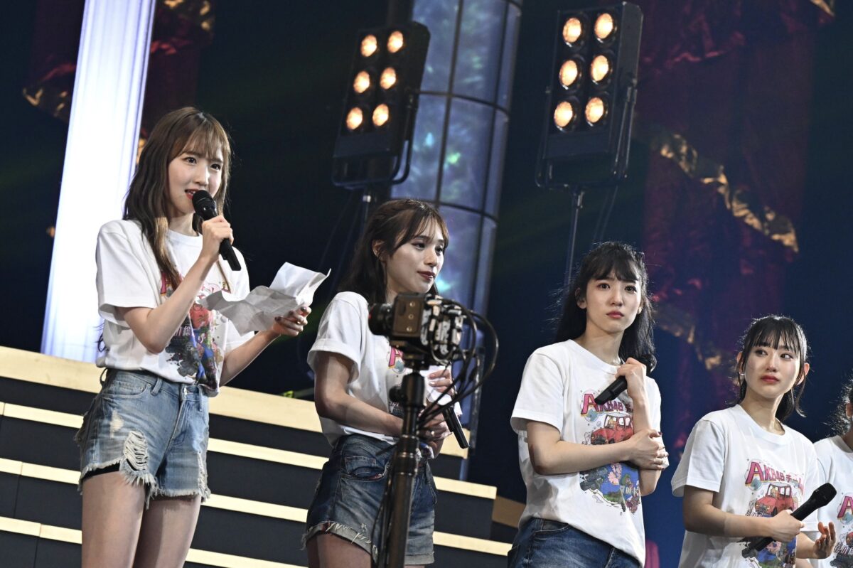AKB48 チーム８が活動休止前ラストコンサートを開催！昼公演にはチーム８ OGメンバー32名もサプライズで登場！ 小栗有以「チーム8は青春そのものでした。チーム8のことが大好きです！」と涙で9年間の感謝を伝える