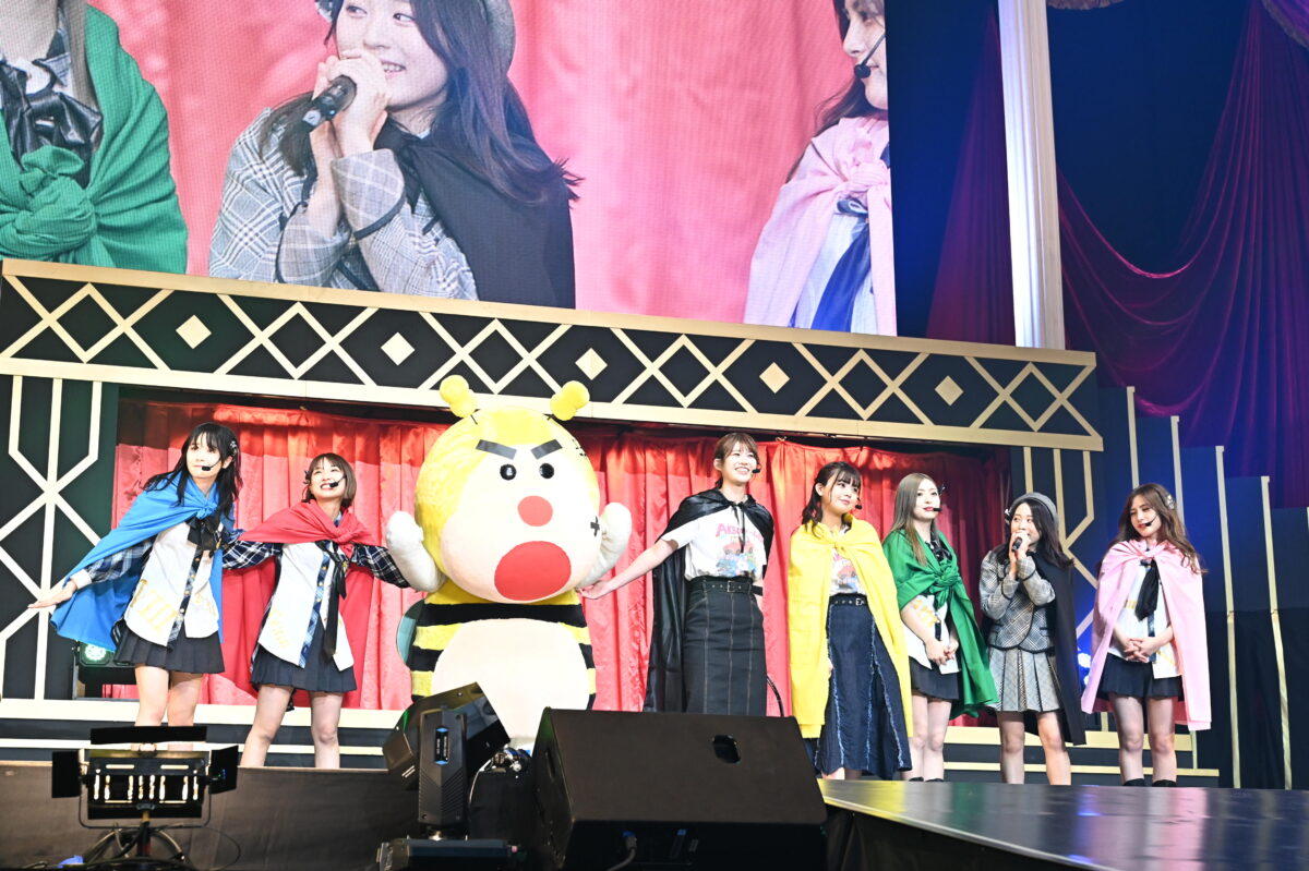AKB48 チーム８が活動休止前ラストコンサートを開催！昼公演にはチーム８ OGメンバー32名もサプライズで登場！ 小栗有以「チーム8は青春そのものでした。チーム8のことが大好きです！」と涙で9年間の感謝を伝える