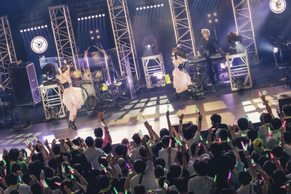 ClariS 約３年８か月ぶりとなるライブハウス公演「ClariS SPRING LIVE 2023〜Neo Sparkle〜」を開催！「全編を通して終始笑顔のライブになりました。今年一番の最高の時間をありがとうございました！」初の全編生バンドによるライブで、ClariSの世界観がさらに上書きされた一夜！！