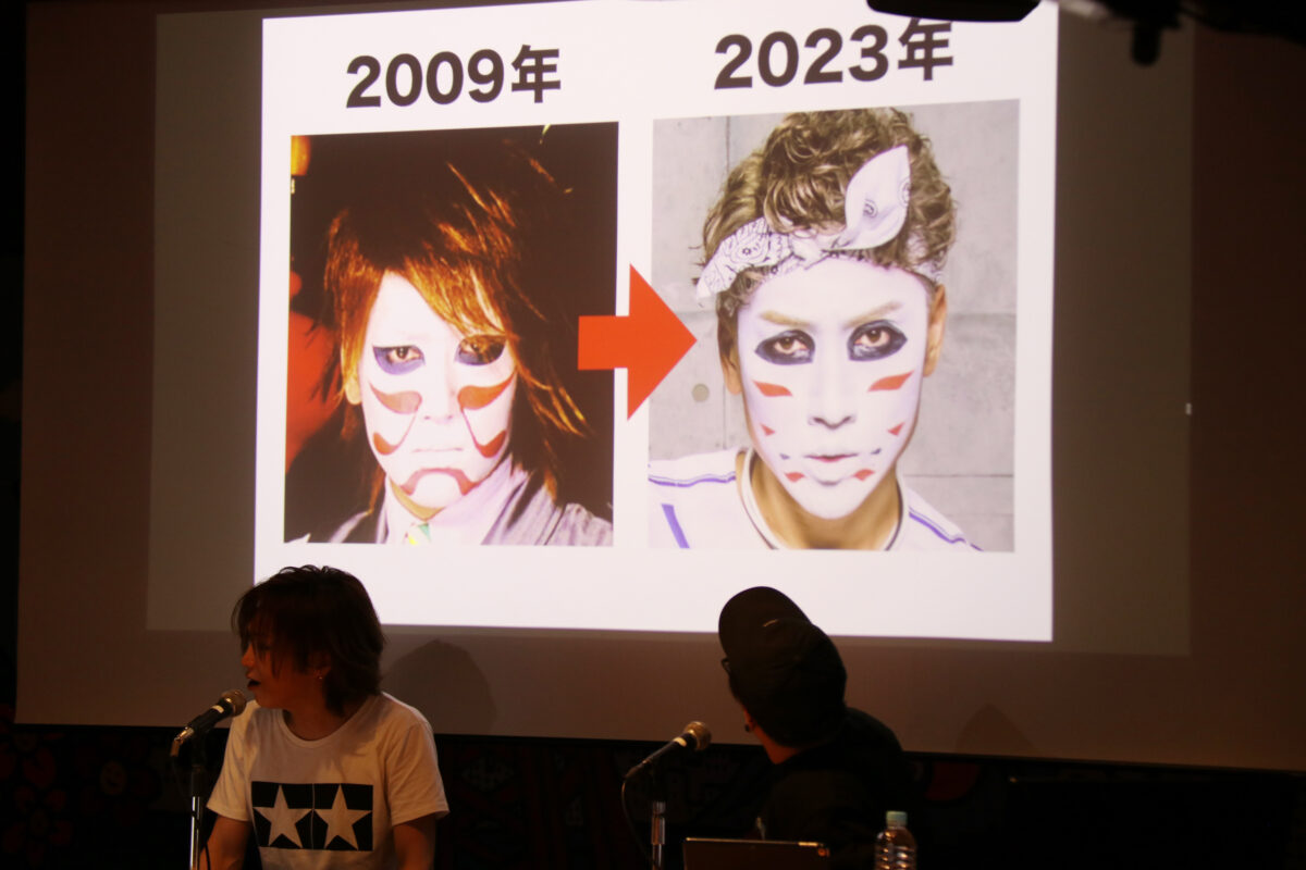 ゴールデンボンバー鬼龍院翔 書籍「超!簡単なステージ論」トークイベント開催「この本があることによって一歩踏み出せれば」 43 ゴールデンボンバー鬼龍院翔 書籍「超!簡単なステージ論」トークイベント開催「この本があることによって一歩踏み出せれば」