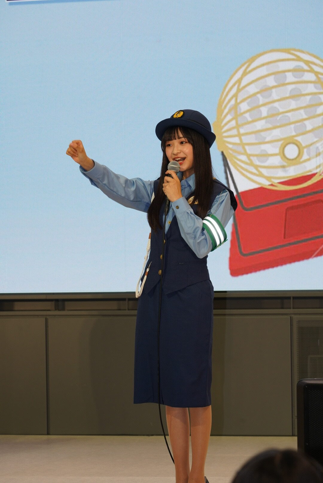 西川愛莉が初のイベント出演で“1 日警察署長”に就任! はじめて警察官の制服を着用し、“とてもワクワクしています”と笑顔 5 西川愛莉が初のイベント出演で“1 日警察署長”に就任! はじめて警察官の制服を着用し、“とてもワクワクしています”と笑顔