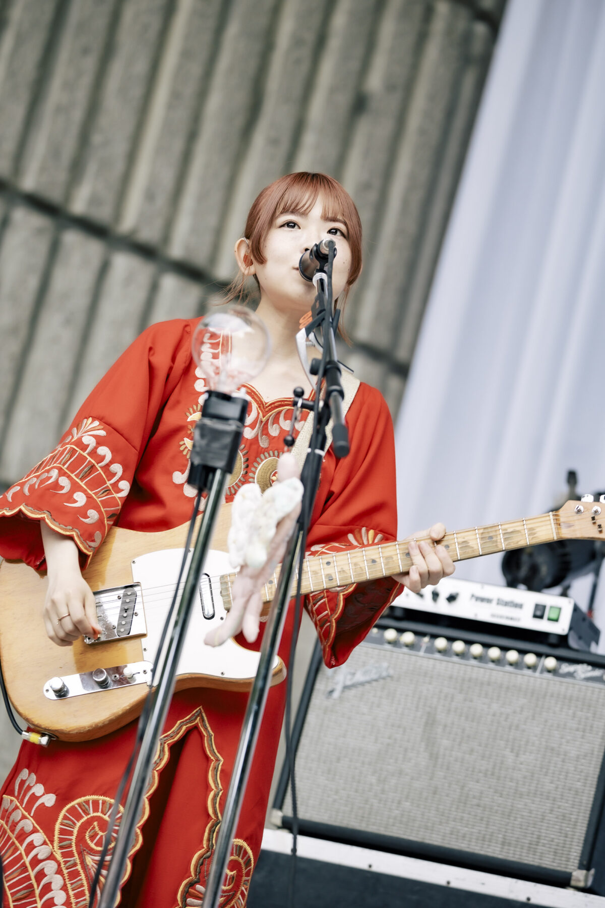 リーガルリリー、満員の日比谷野音ワンマンライブ大団円。自分の信じた音を鳴らし続けて、その音でノックをして開けた日比谷野音への扉。 3 リーガルリリー、満員の日比谷野音ワンマンライブ大団円。自分の信じた音を鳴らし続けて、その音でノックをして開けた日比谷野音への扉。