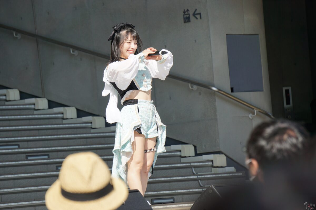 ソロアイドル 鈴音ひとみがTIF2023のステージで全力パフォーマンス! 2 ソロアイドル 鈴音ひとみがTIF2023のステージで全力パフォーマンス!