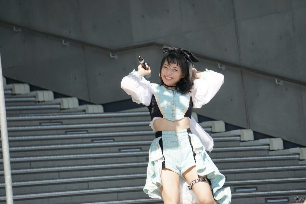 ソロアイドル 鈴音ひとみがTIF2023のステージで全力パフォーマンス! 4 ソロアイドル 鈴音ひとみがTIF2023のステージで全力パフォーマンス!