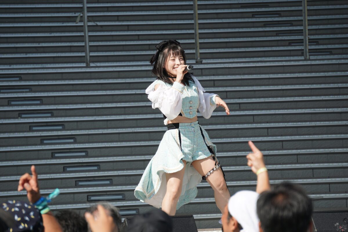 ソロアイドル 鈴音ひとみがTIF2023のステージで全力パフォーマンス! 6 ソロアイドル 鈴音ひとみがTIF2023のステージで全力パフォーマンス!