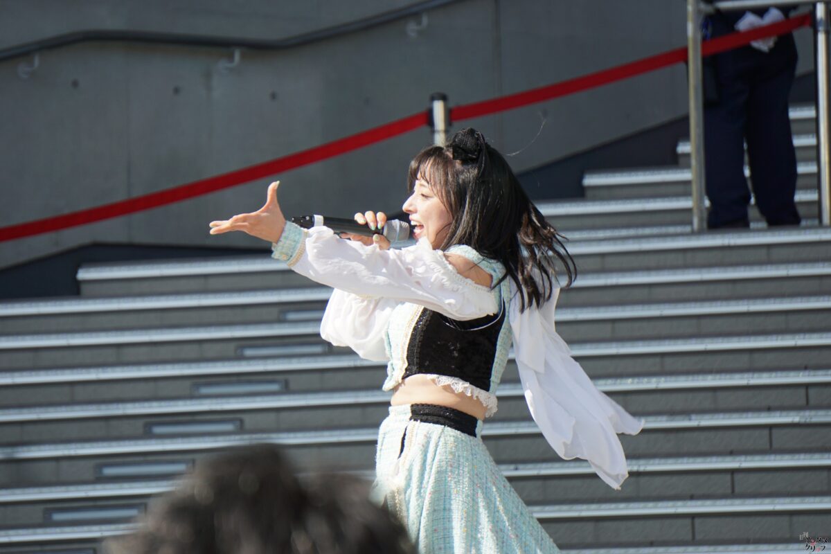 ソロアイドル 鈴音ひとみがTIF2023のステージで全力パフォーマンス! 7 ソロアイドル 鈴音ひとみがTIF2023のステージで全力パフォーマンス!