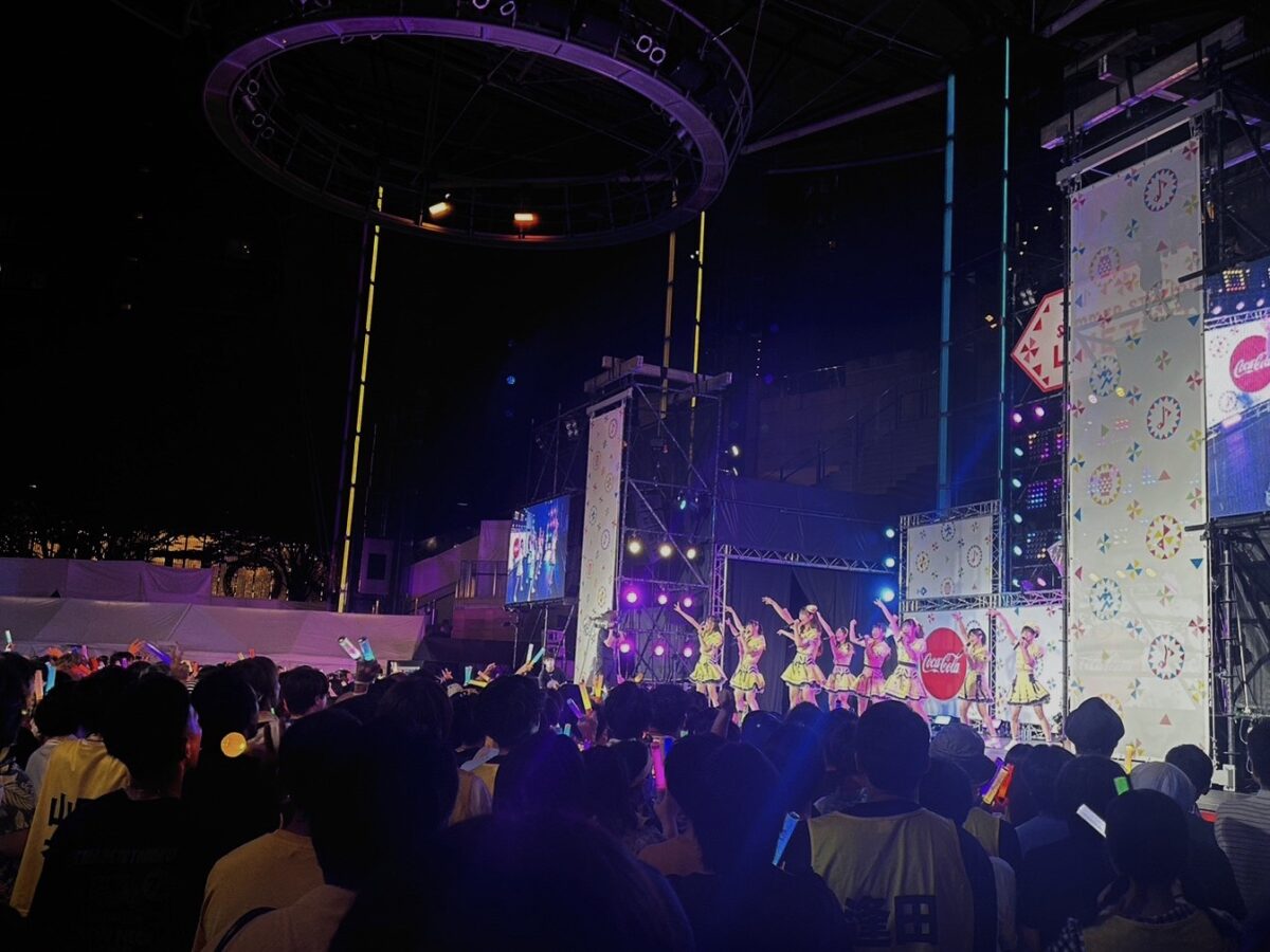 指原莉乃プロデュース「≒JOY」。「アイドル”ウタ”バースFES 2023」にて、熱気あふれるライブパフォーマンスを披露！