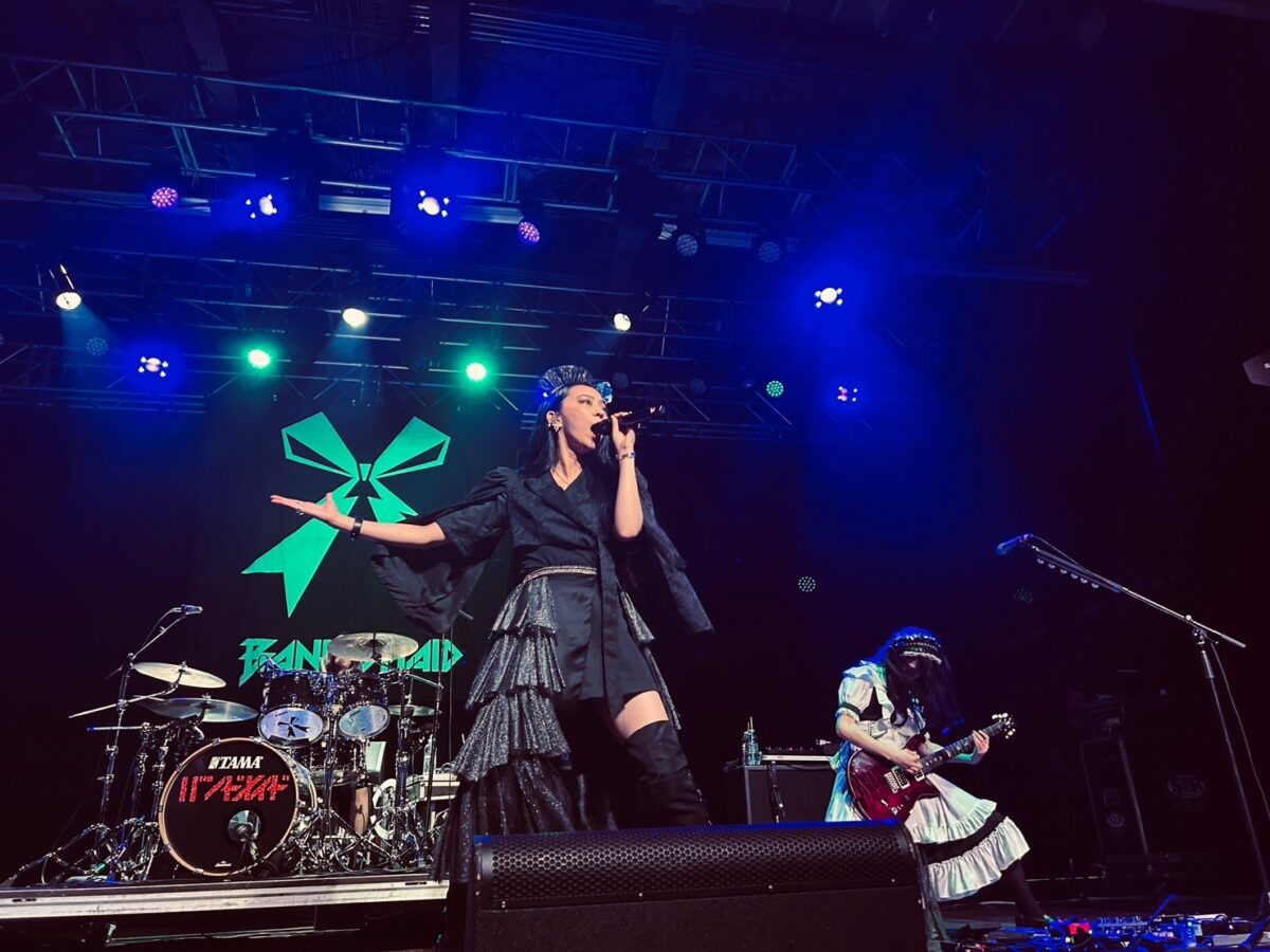 BAND-MAID、世界的フェス「ロラパルーザ」出演含む、大型フェス4公演、ワンマン15公演、各地ソールドアウト連発の北米ツアー完走！5年ぶりのメキシコ公演も大盛況！