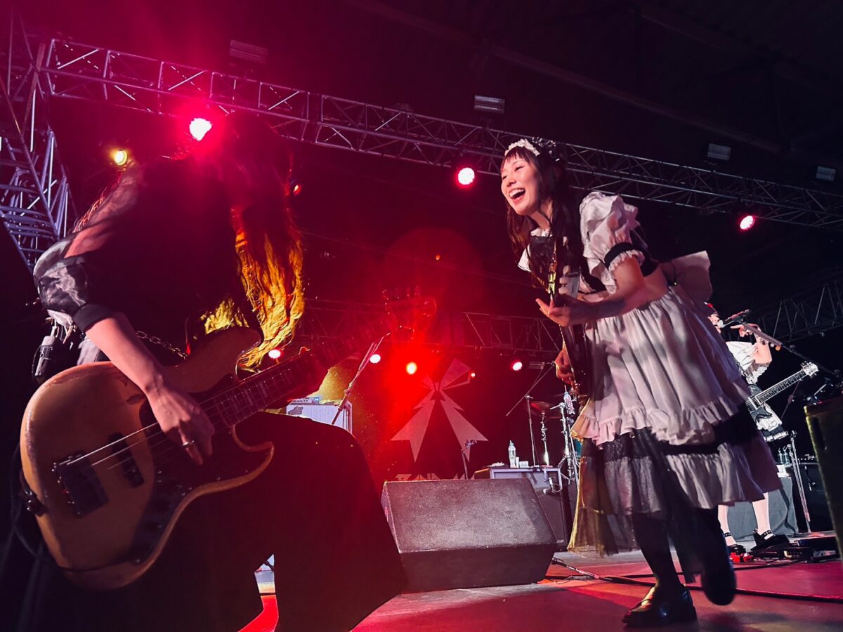 BAND-MAID、世界的フェス「ロラパルーザ」出演含む、大型フェス4公演、ワンマン15公演、各地ソールドアウト連発の北米ツアー完走！5年ぶりのメキシコ公演も大盛況！