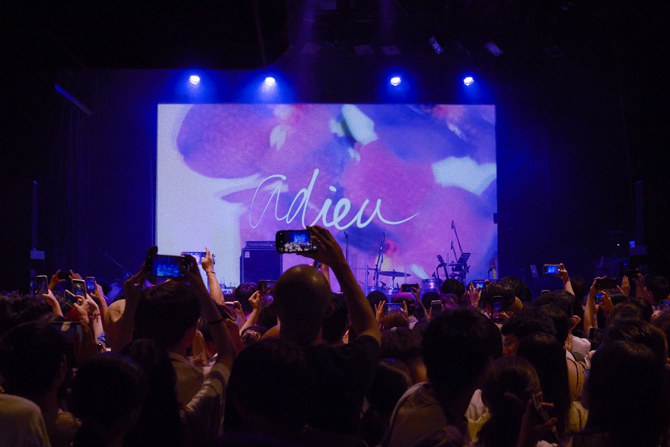 adieu、ワンマンライブ「coucou -夏のつどい-」を開催！念願のライブハウス公演を超満員のWWW Xにて