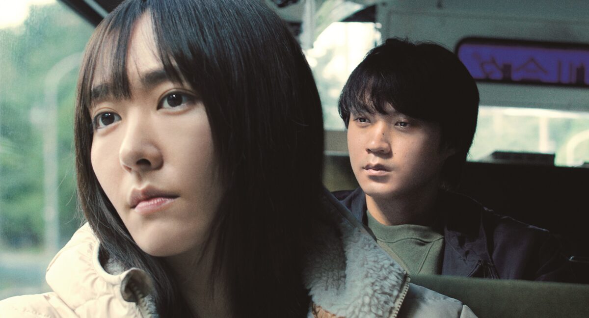 稲垣吾郎×新垣結衣 監督：岸善幸 その表情の理由とは─！？ 稲垣吾郎、新垣結衣、磯村勇斗、佐藤寛太、東野絢香 主要キャストたちの新たな場面写真が登場！