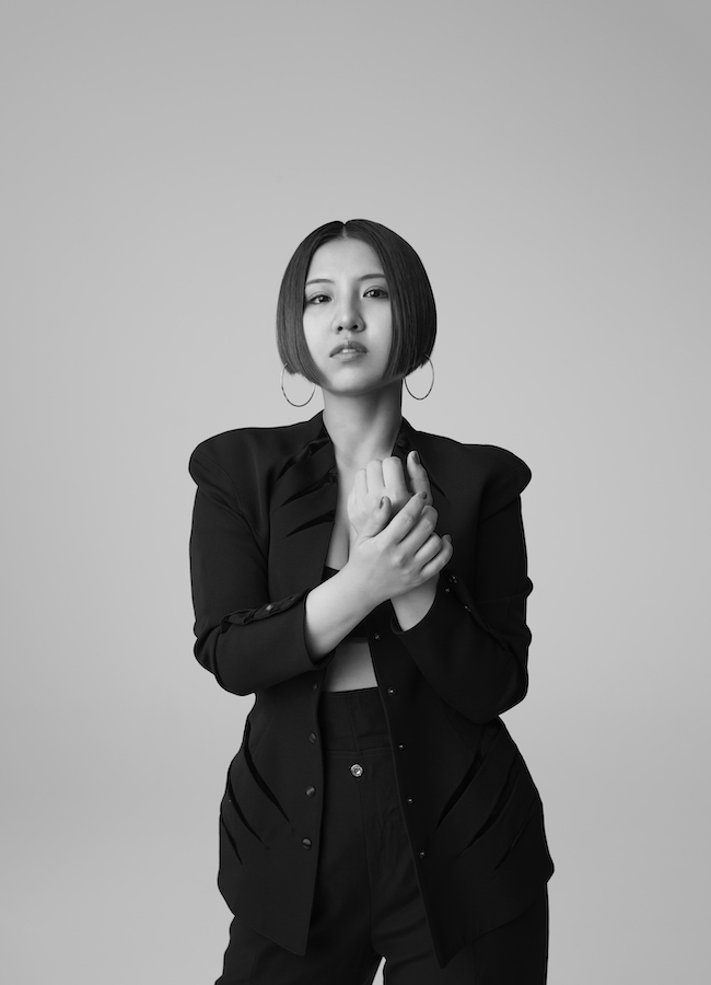 9月20日に初のアコースティックセルフカバーアルバム発売を控える阿部真央、最新曲「I’ve Got the Power」MV公開！特設サイトでオフィシャルインタビューも公開！